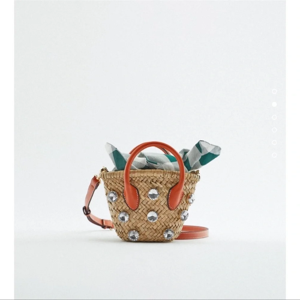 “Last one “ZARA MINI BASKET BAG - Picture 4 of 5